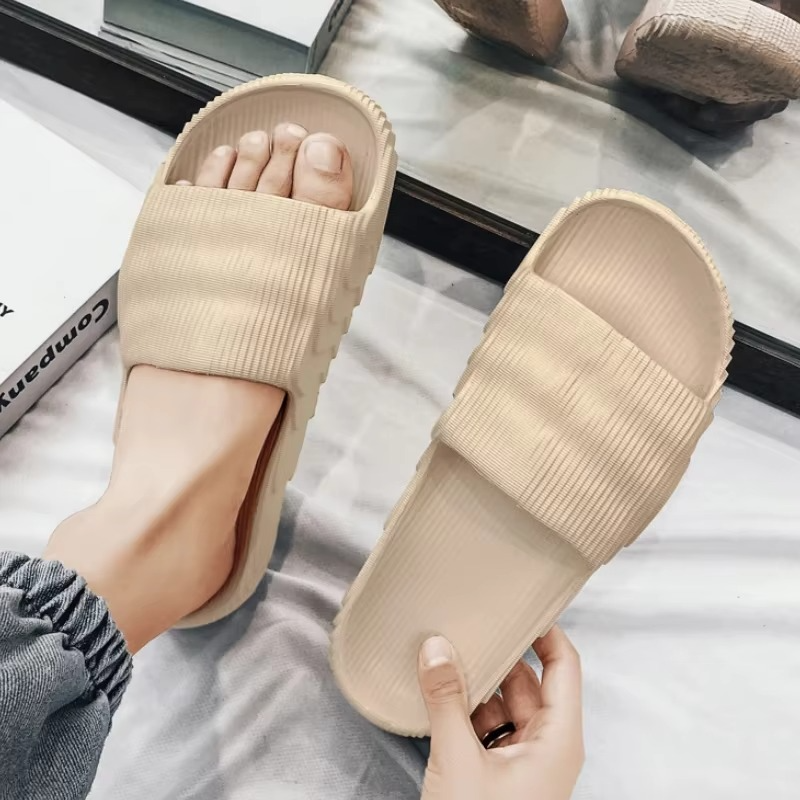 Veyne – Women's Comfort Slides - White - 38