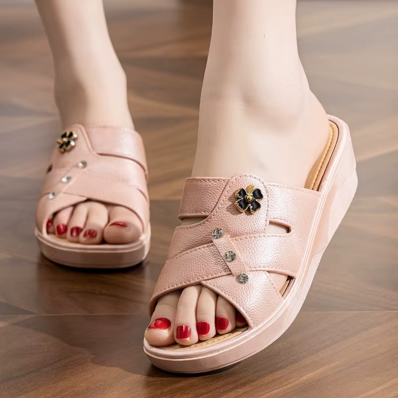 Liora – Women's Comfort Sandals - White - 38