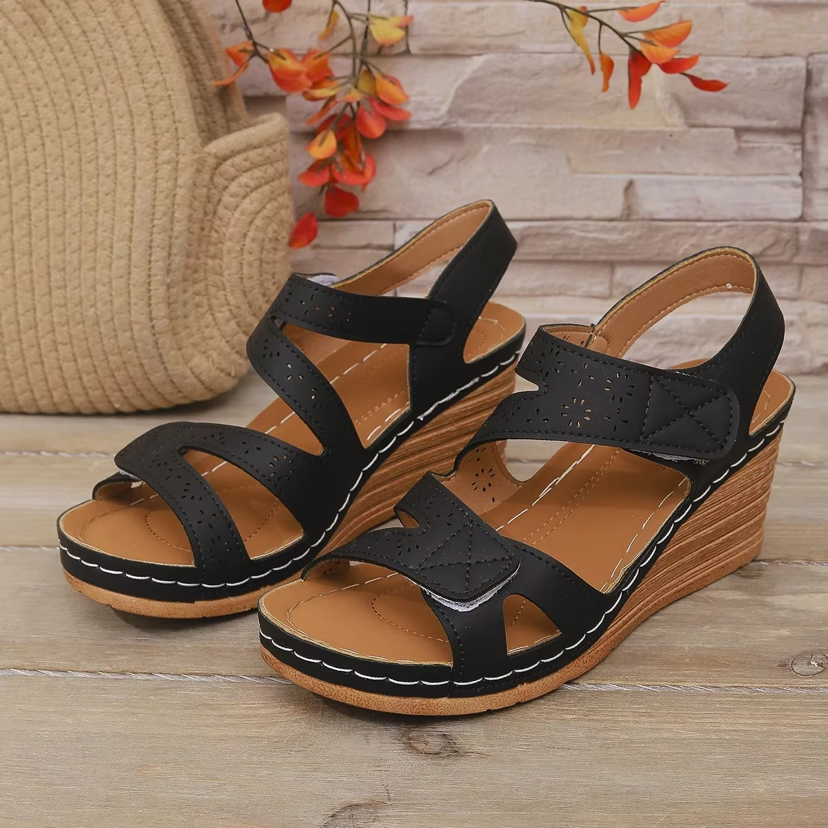 Auria – Women's Comfort Sandals - Black - 34