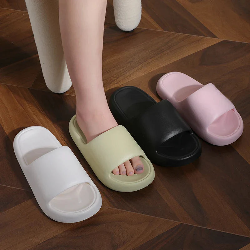 HugFeet – Women's Comfort Slides - Black - 32