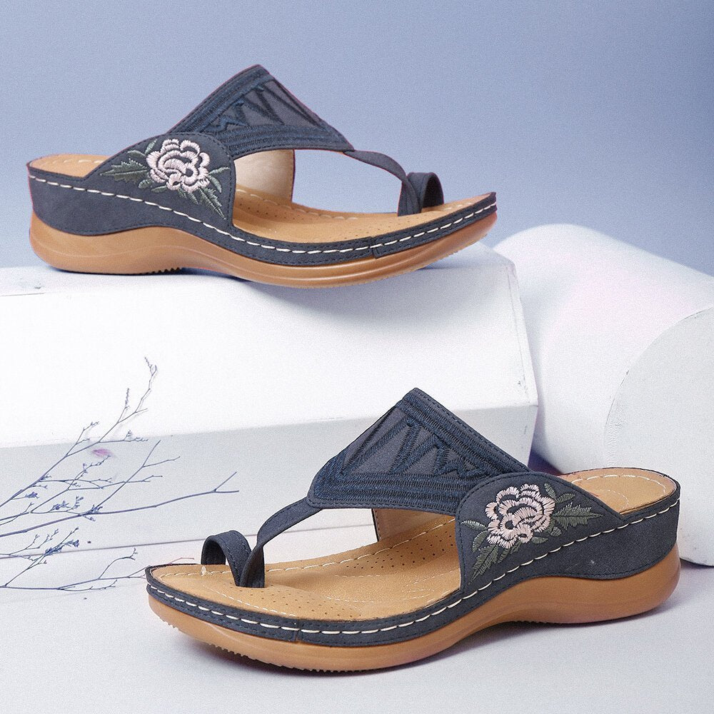 Onyx – Women's Comfort Sandals - Brown - 35